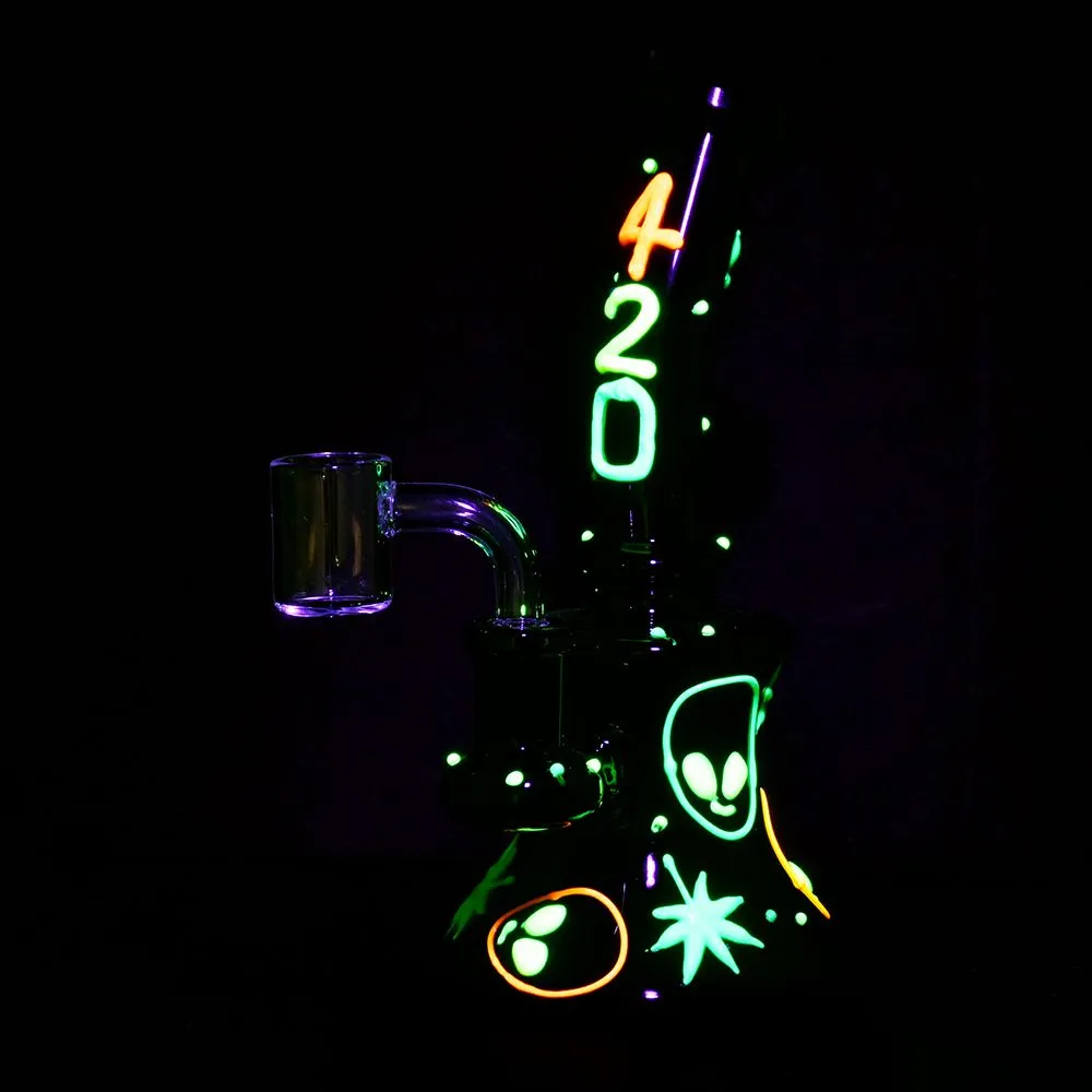 420 Alien Glow In The Dark Glass Dab Rig