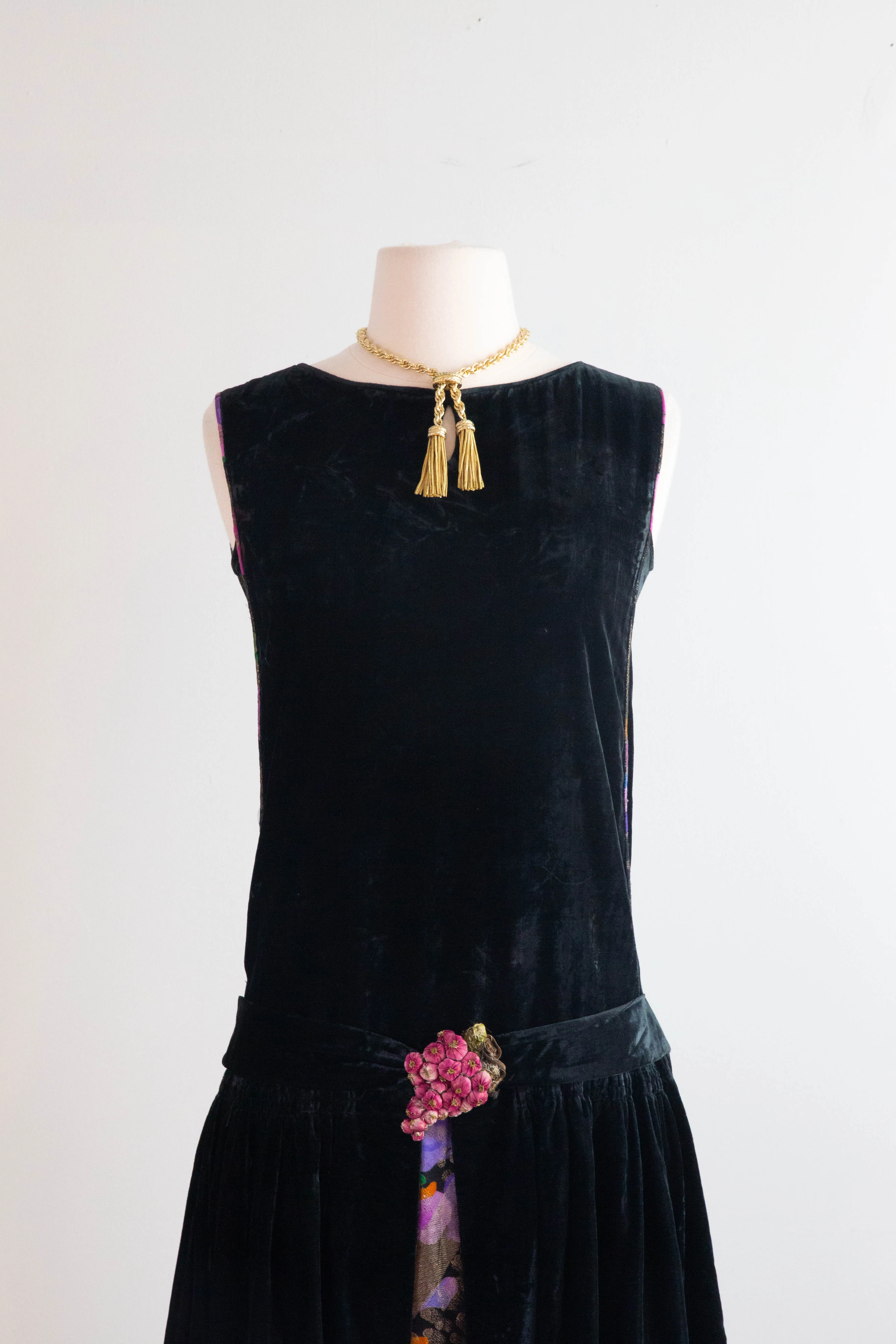 Beautiful 1920's Velvet Flapper Dress With Ribbon Work Grapes / Small