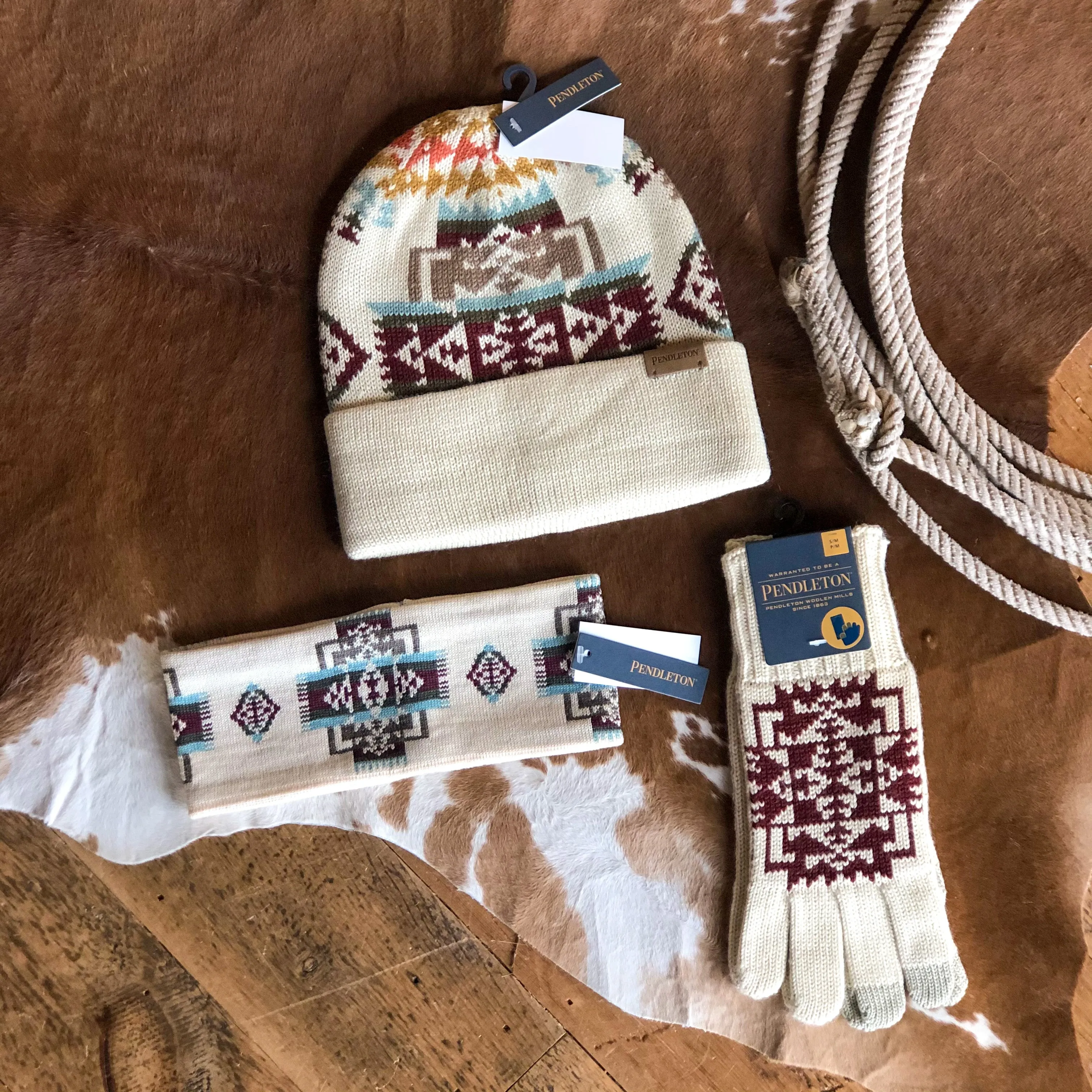 Chief Joseph Gloves {ivory}