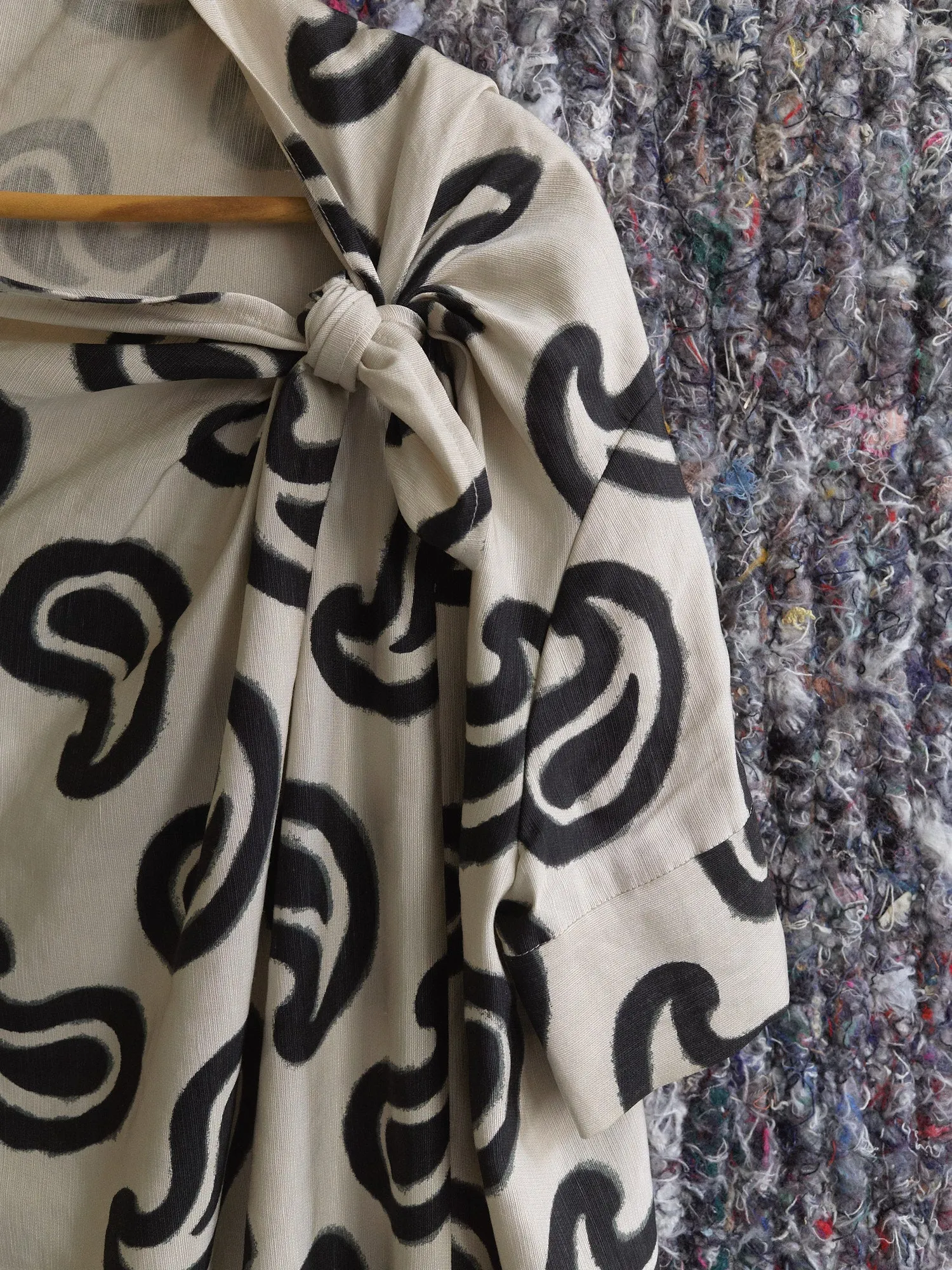 Dries Van Noten cream paisley patterned silk grosgrain tie neck dress - size 40