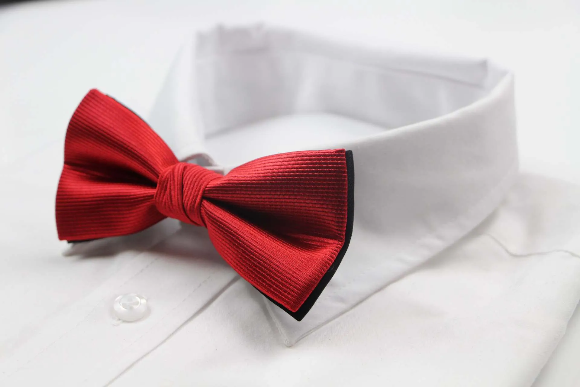 Mens Red Elegant Horizontal Stripe Patterned Bow Tie