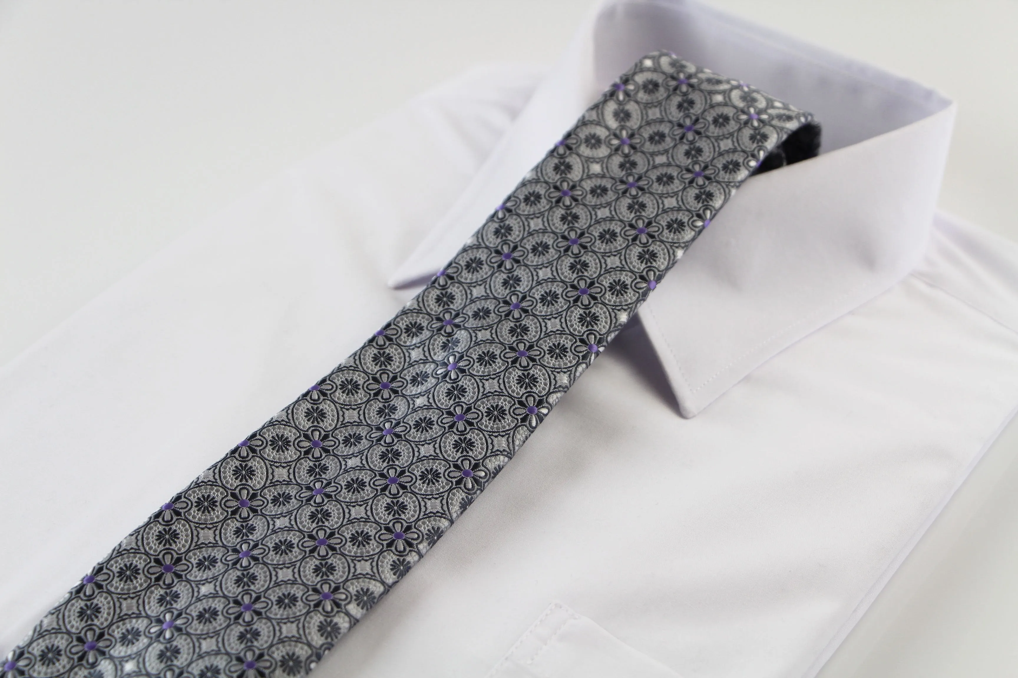 Mens Silver Circles Elegant Patterned 8cm Neck Tie