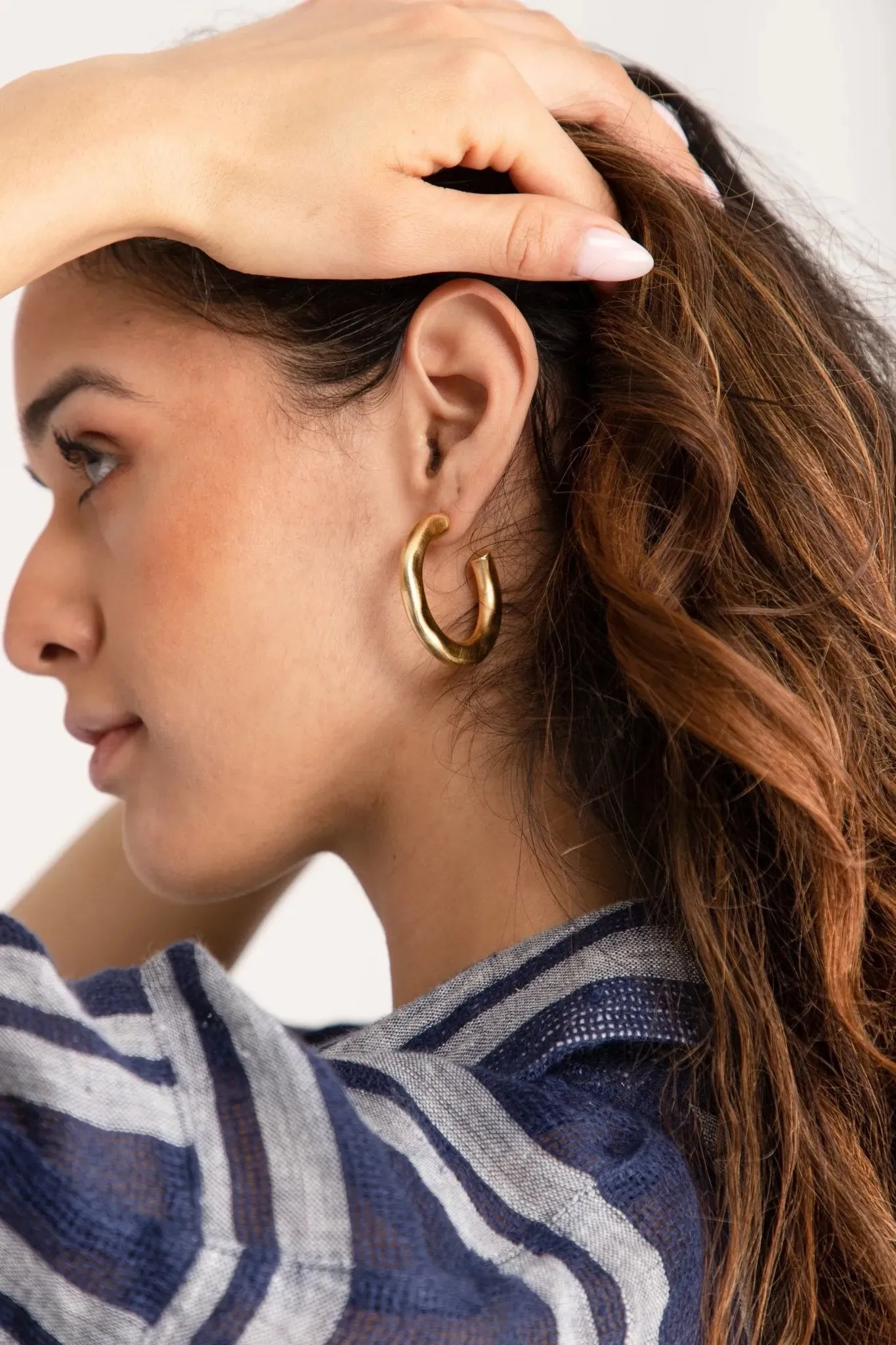 Wavy Gold Hoop Earrings